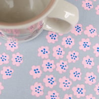 マリメッコ marimekko　＜Puketti＞ファブリック（グレー×ピンク）50cm　日本限定  廃盤カラー