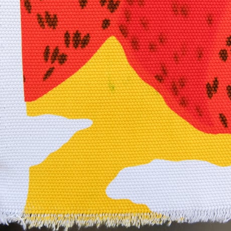マリメッコ marimekko　＜Mansikkavuoret＞キャンバス・ファブリック（イエロー）65×78cm　日本未入荷
