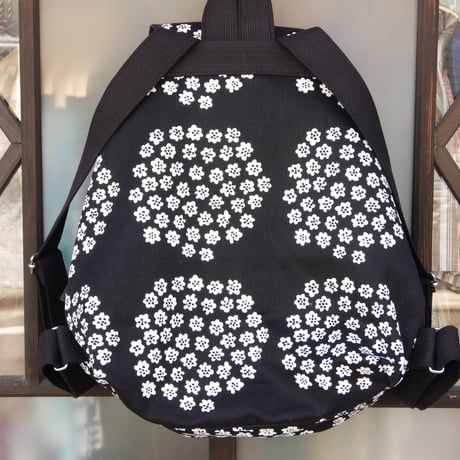 マリメッコ marimekko　＜Puketti＞バッグパック（ブラック）