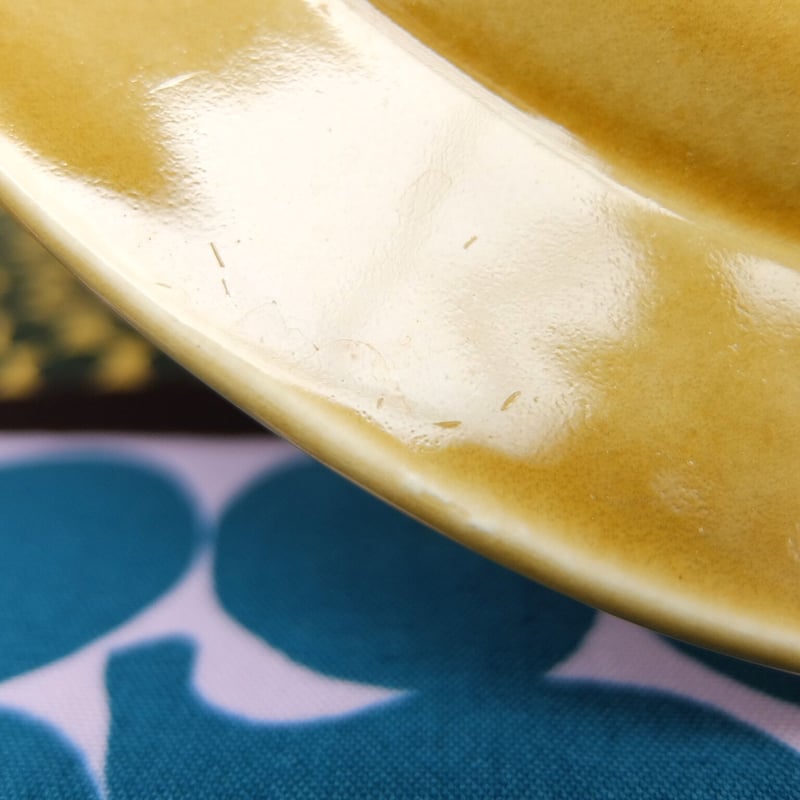 あざらし　アンティークカザフ刺繍とソビエト黄色プレート Lisa Larson - seal｜リサ・ラーソン アザラシ【置物・送料無料