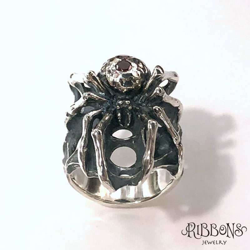 Black Widow Spider Ring | RIBBONS ／ CROWS GLOWS