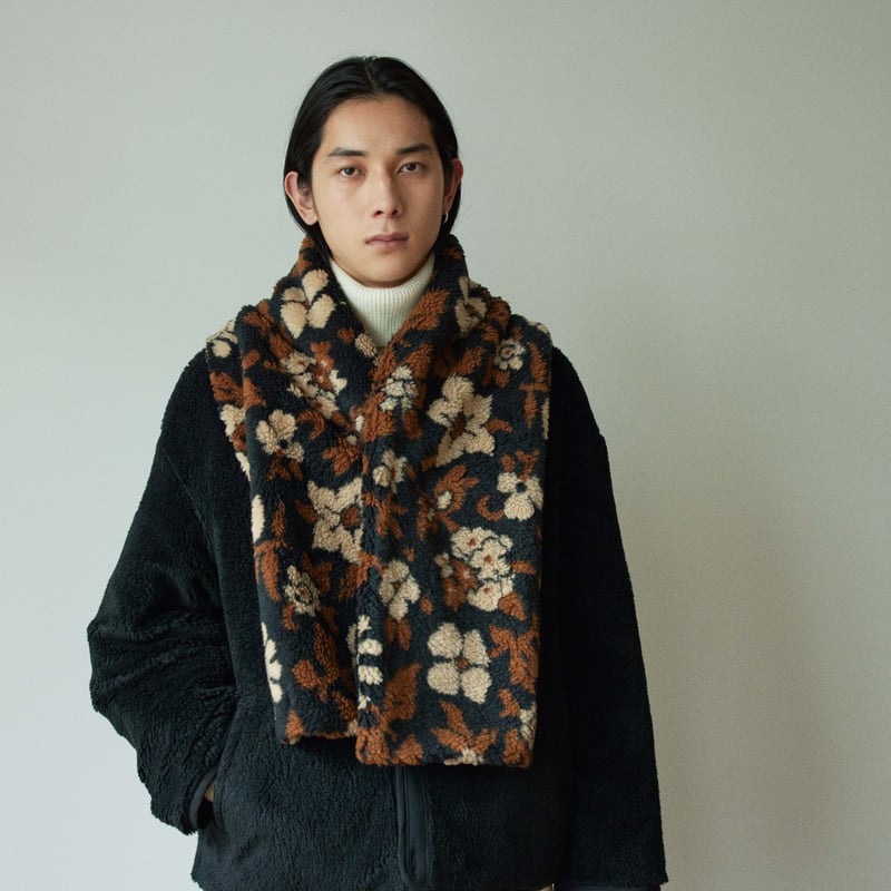 Flower camo jacquard boa muffler / Black flower