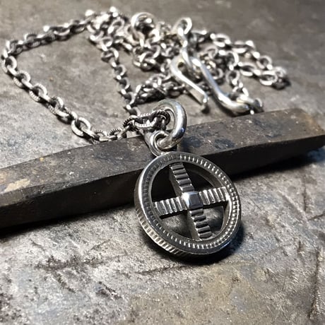 【希少品】K-SMITH メディスンホイール ネックレス SILVER 十字架 希少品】K-SMITH メディスンホイール ネックレス SILVER 十字架