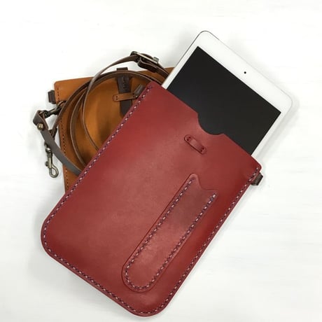 iPad mini用の革のサコッシュ