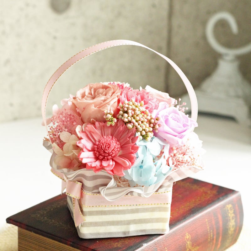 プリザーブドフラワーギフト／ラウンドアレンジメント・リボン