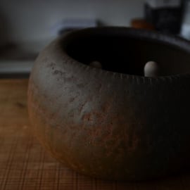 多少の面倒も苦にならないほど気に入って使える。土器のように素朴な