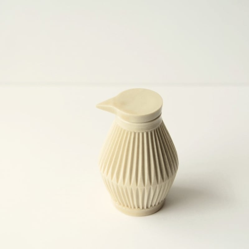 大江憲一 鉄釉醤油差し 大江憲一 | VIVAHDE