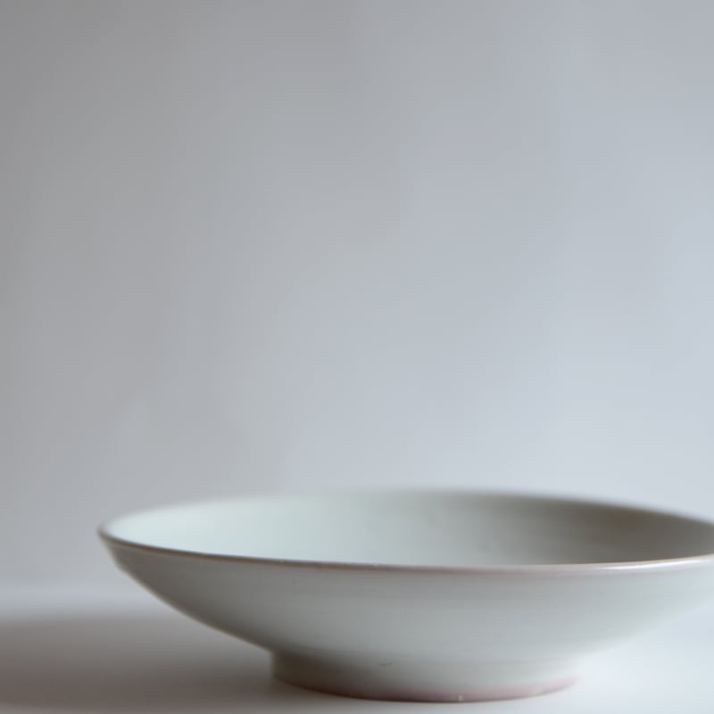境 知子さん 白磁 6.5浅鉢 | ろばの家