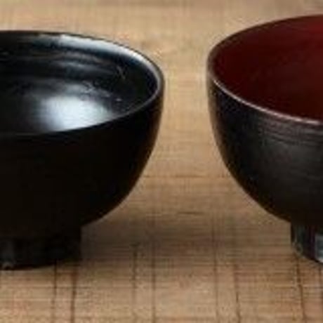 臼杵春芳さん  うるし木の汁椀(中)　黒