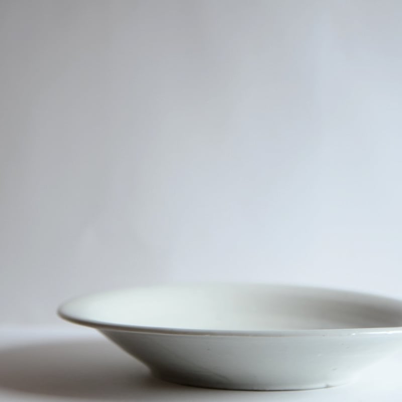 境 知子さん 白磁 7.5浅鉢 | ろばの家