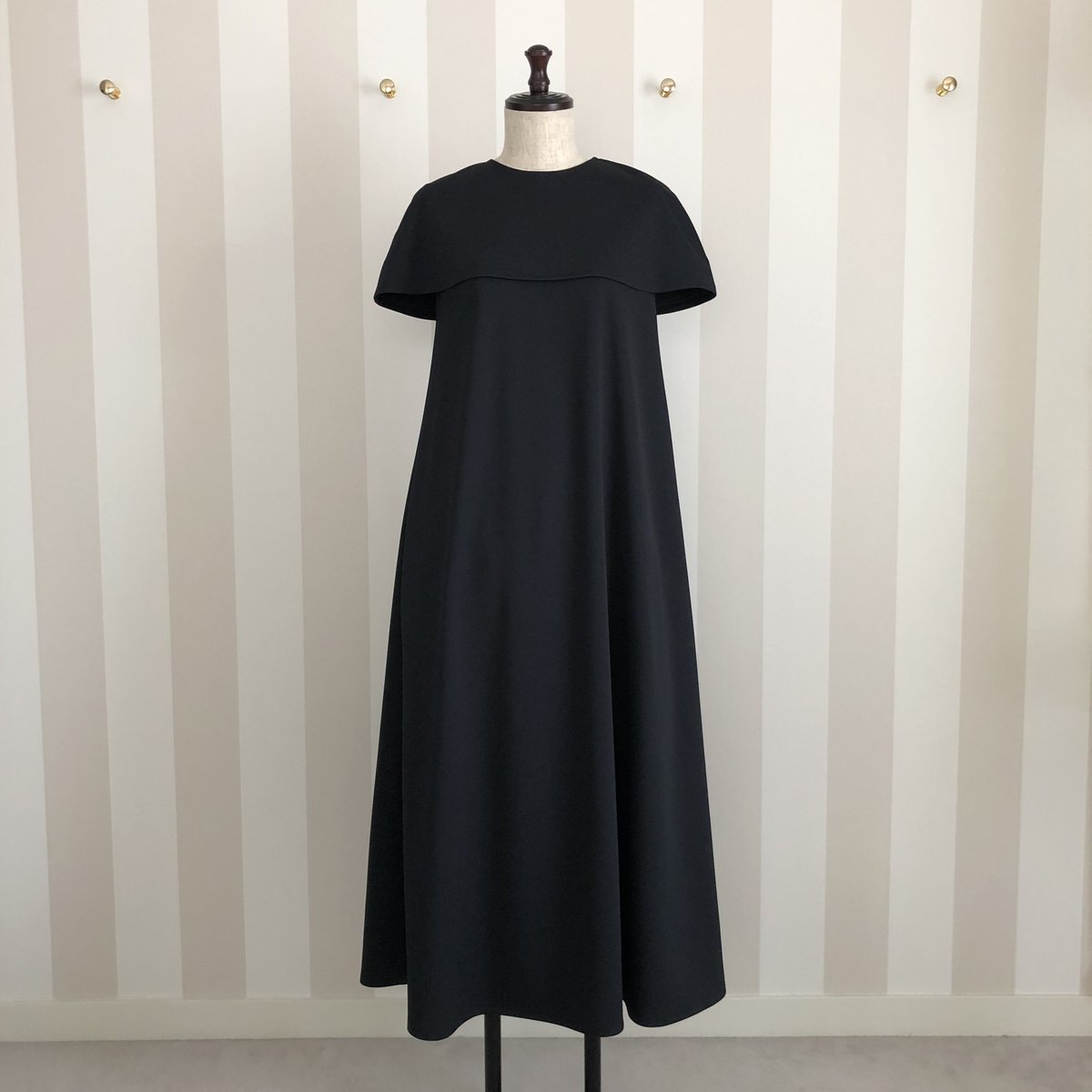 7-322 黒 ケープ衿 フリー | capriciousmie