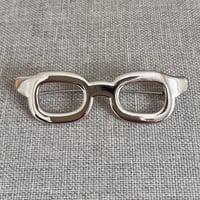 A-015 めがねブローチ　大　シルバー