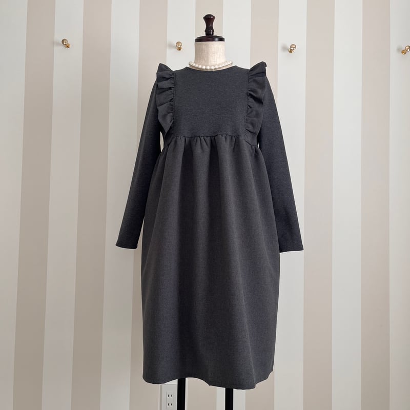 12-045 グレー 長袖肩フリルワンピース L | capriciousmie