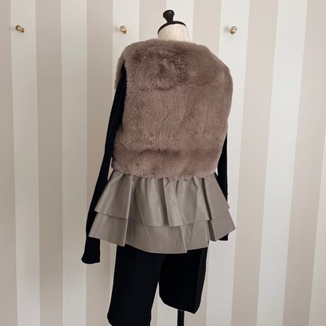 9-137   モカ　ファーフリルベスト　フリー　セレクト商品