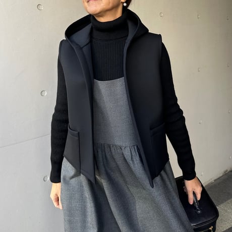 12-027     黒ボンディング　フードベスト　フリー