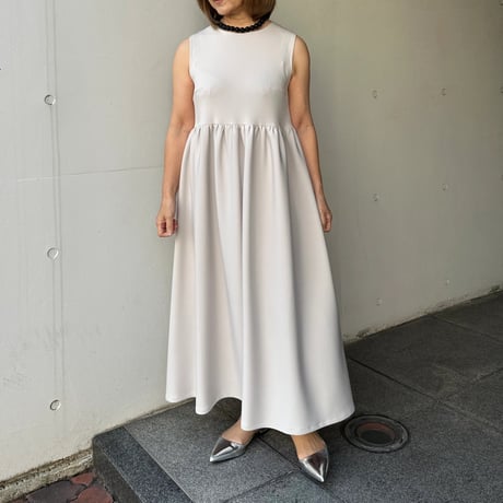 3-143    グレージュ　ドールワンピース　ロング　ＳＭ