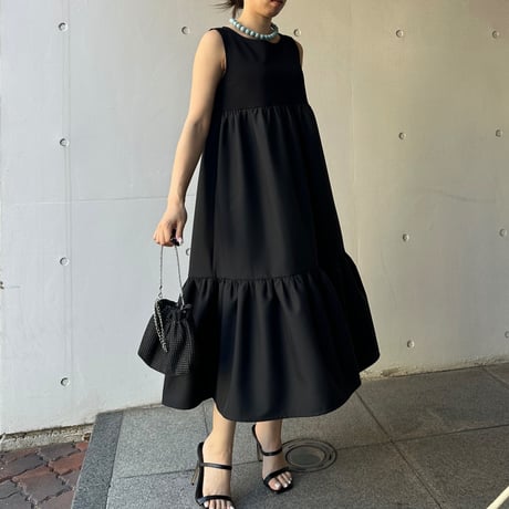 8-066     黒　ベルフレアワンピース　Ｍ