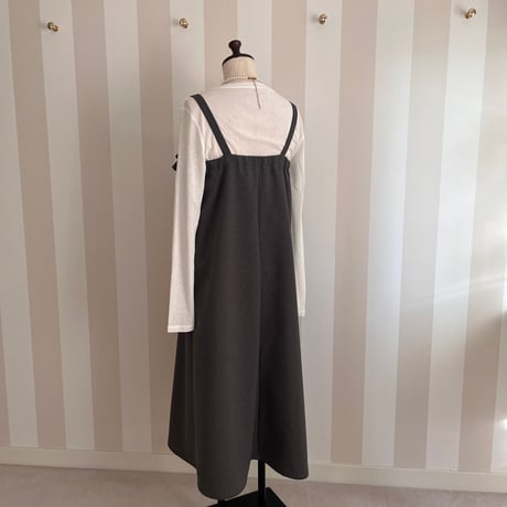 6-102    グレー　Ｗ胸フリルワンピース　ロング　ＸＬ