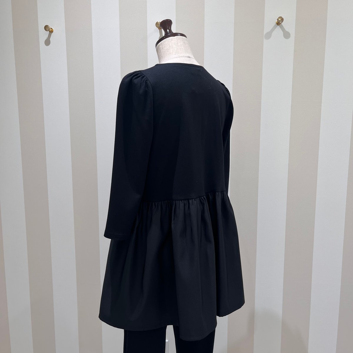30%OFF☆4-156 黒 七分ペプラムトップス 長め M | capriciousmie