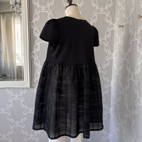 8-198      黒×レースチェック　ドールチュニック　キャップスリーブ　Ｌ