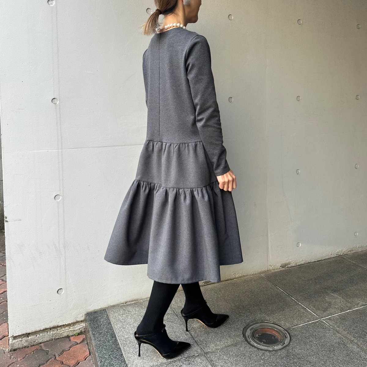 ひ*ー様 yori ランダムティアードショートドレス　グレー 長袖ワンピース 1-019 グレー 長袖ティアードワンピース L | capriciousmie