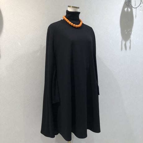 9-050   黒　ポンチョ　ロング  フリーＭ