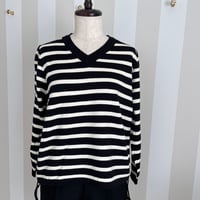 11-170     黒　ボーダーＶセーター　セレクト商品　フリー