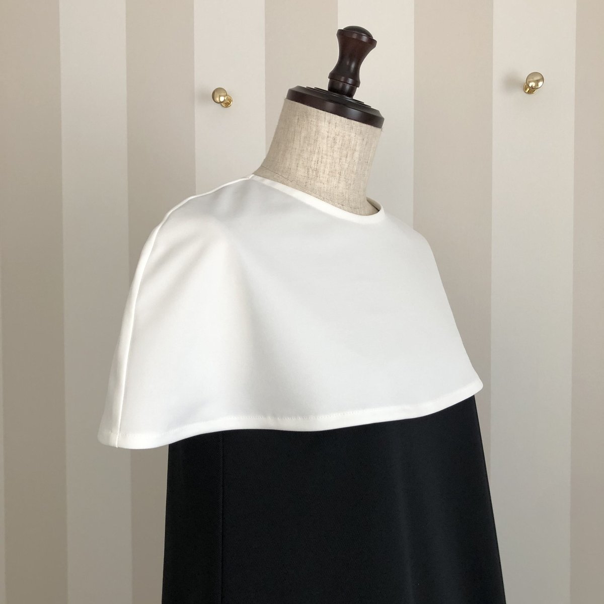 7-038 白 ケープ衿 フリー | capriciousmie