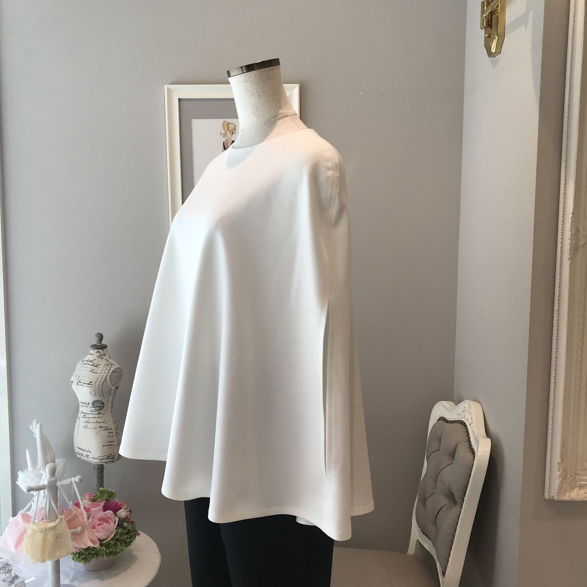 7-116 白ポンチョ フリー（L） | capriciousmie