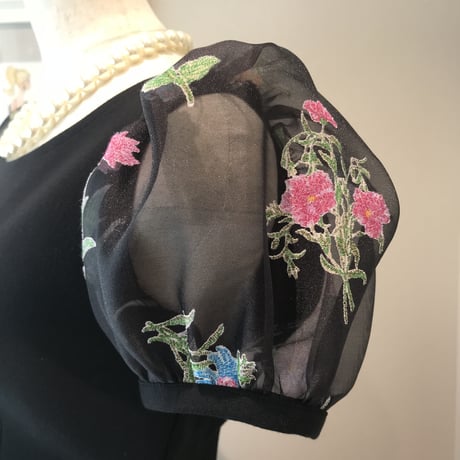 1−260 黒×花柄チュール袖　Chouトップス　Ｍ