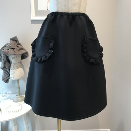 1-052   黒ボンディング　フリルポケットスカート　フリー
