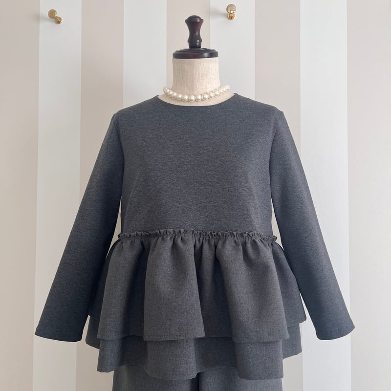 1-161 グレー 長袖 Wフリルペプラムトップス XL | capriciousmie