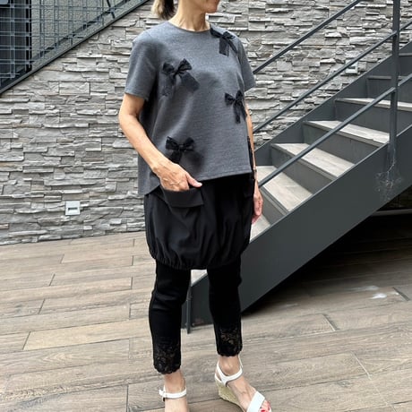 6-105     グレー×レースリボン　半袖トップス　ＭＬ