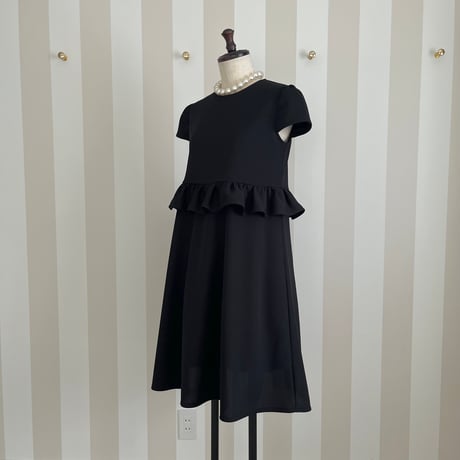 6-030     黒ハニカム　胸フリルワンピース　キャップスリーブ　ＸＬ