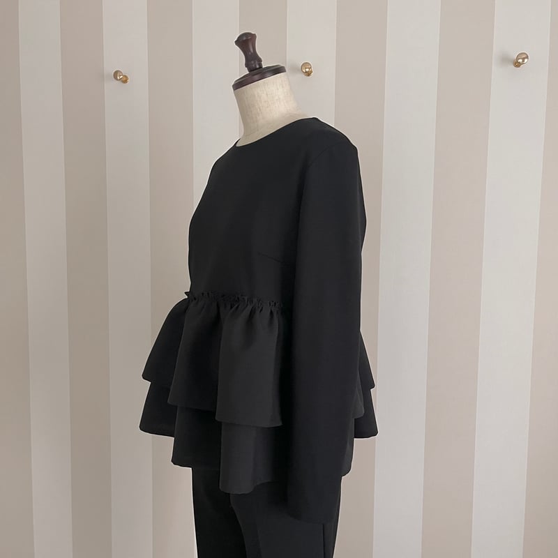 1-133 黒 長袖 Wフリルペプラムトップス XL | capriciousmie
