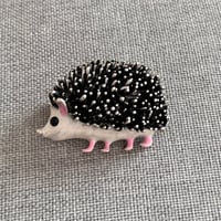 B009 ブローチ　ハリネズミ
