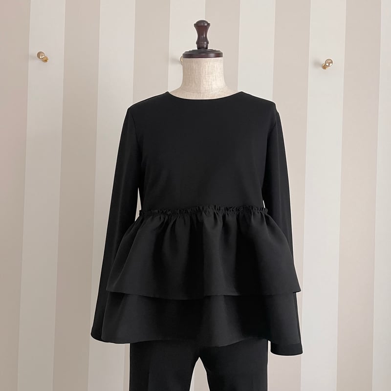 1-130 黒 長袖 Wフリルペプラムトップス ML | capriciousmie