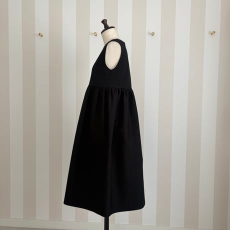 4-047   黒杢　ドールワンピース　Ｍ