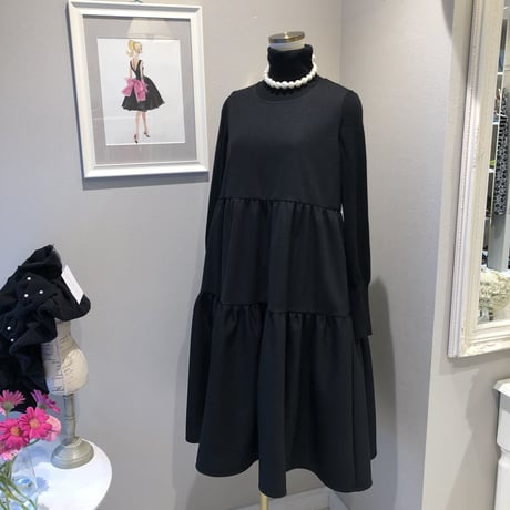 11-076  黒　モチーフワンピース　ML
