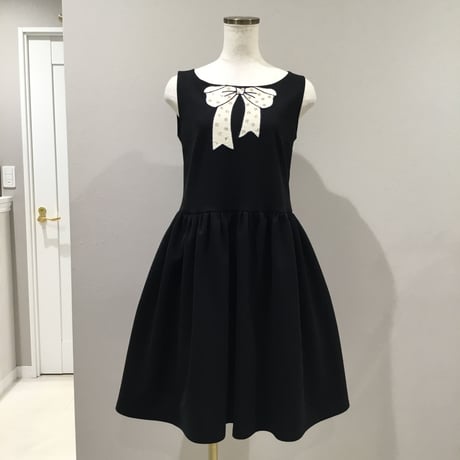 2-054  黒 RIKAワンピース リボンモチーフ Ｍ