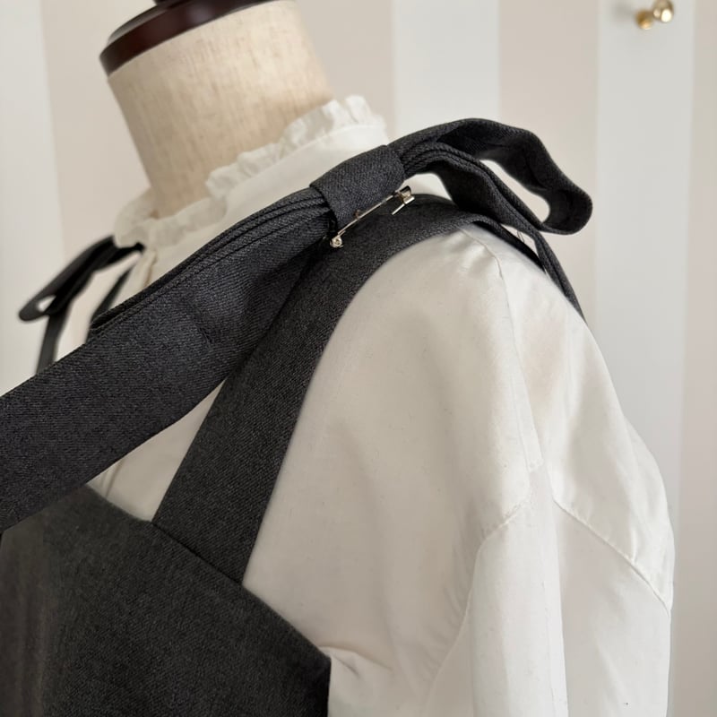 2-033 グレー リボンブローチ付ベスト M | capriciousmie