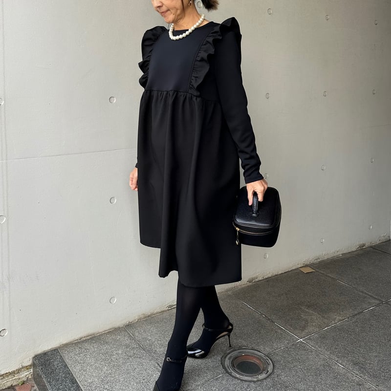 12-082 黒 長袖肩フリルワンピース XL | capriciousmie