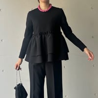 9-127    黒　長袖Ｗフリルトップス　Ｌ