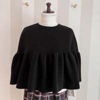 12-102       黒ウール　フリルケープ　長め　フリー
