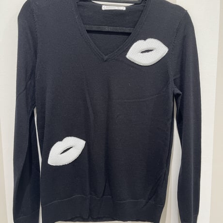 13-113     黒×白くちびる　セーター
