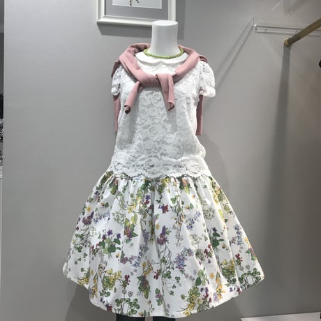 5-211  白クローバー  ミーモスカートフリー （Ｌ）