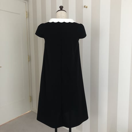 5-269        黒　キャップスリーブ　エミリー　Ｍ