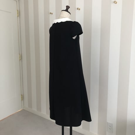 5-269        黒　キャップスリーブ　エミリー　Ｍ