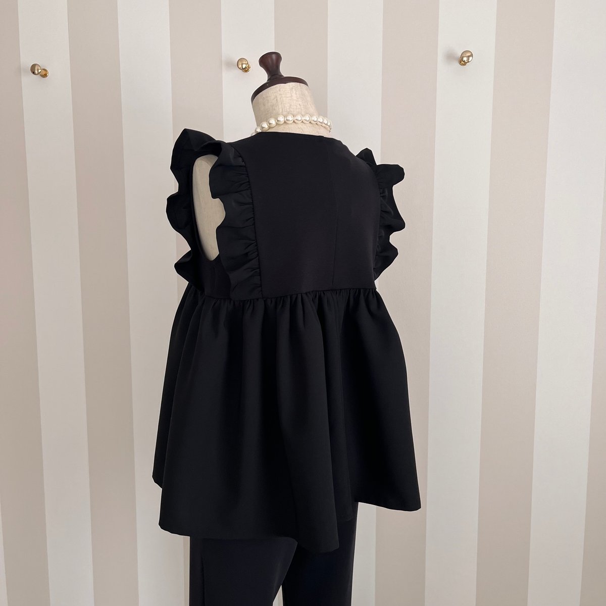 MUVEILドッキングトップス レザーフリル 5-090 黒ドッキング 肩フリルトップス M | capriciousmie