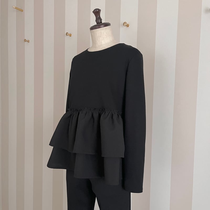 1-133 黒 長袖 Wフリルペプラムトップス XL | capriciousmie